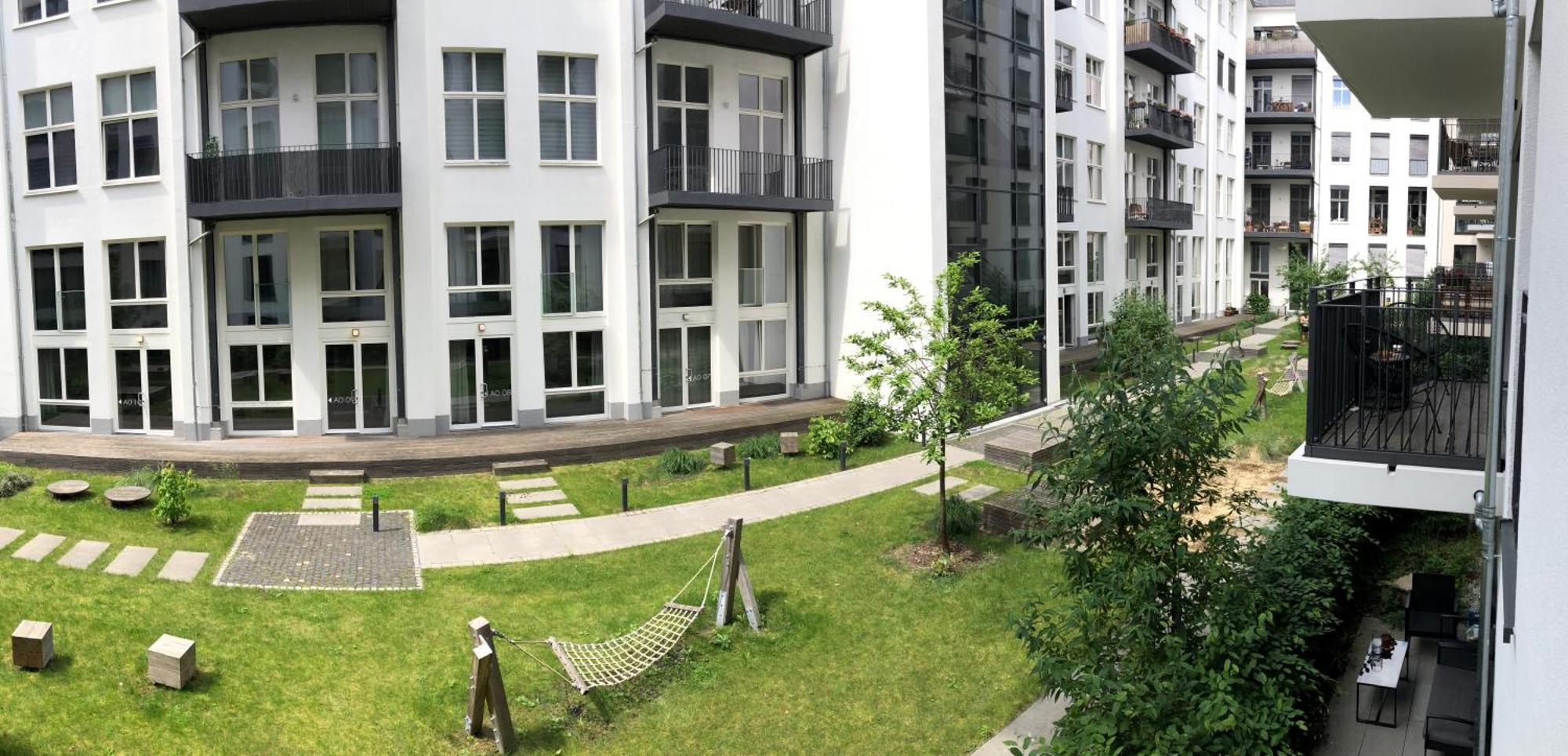 Central, 2021 Built Maisonette Berlijn