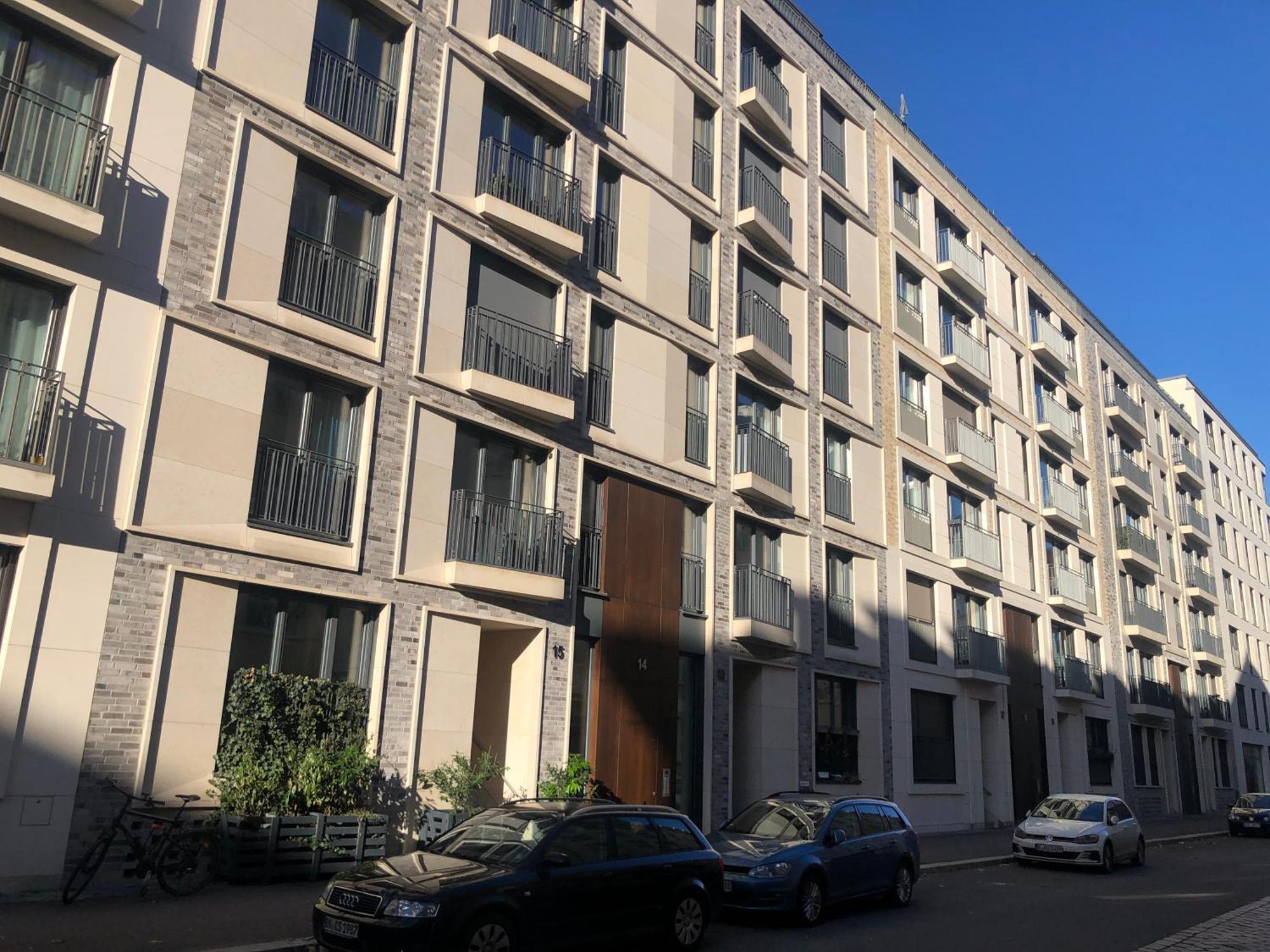 Central, 2021 Built Maisonette * Berlijn